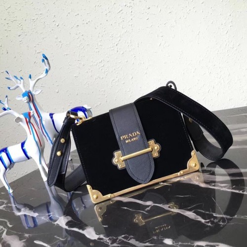 Prada Cahier szegecses bőr táska 1BD045 fekete