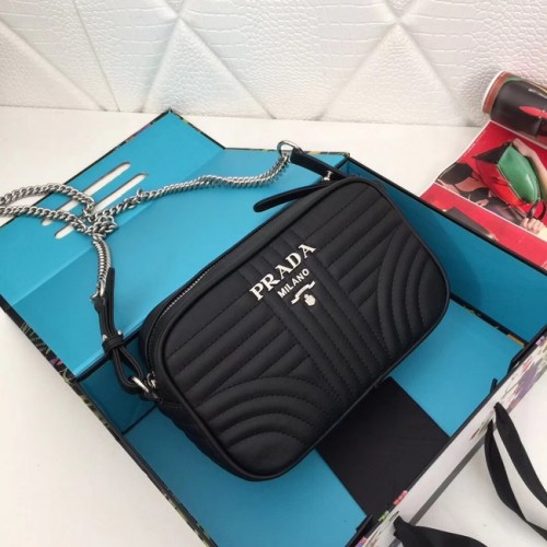 Prada marhabőr táska 183 fekete