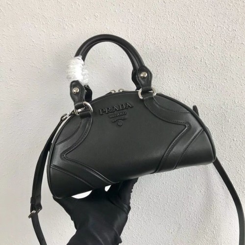 Prada borjúbőr táska 1BD071 fekete