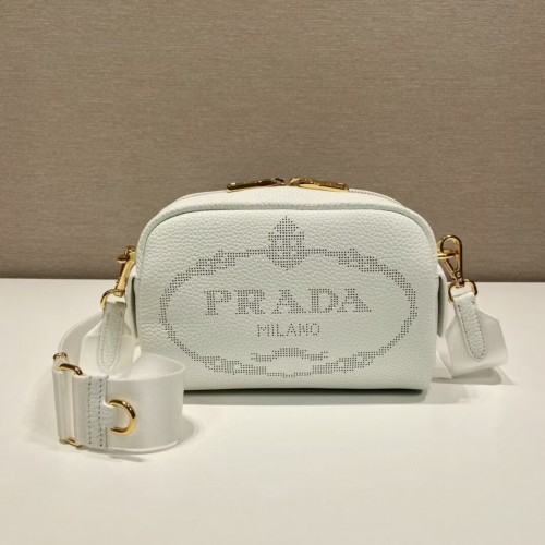 Prada bőr táska vállpánttal 1DH781 fehér