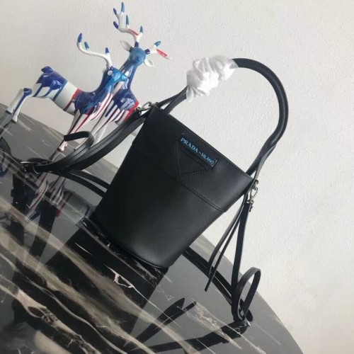 Prada Margit bőr válltáska 1BE015 Fekete