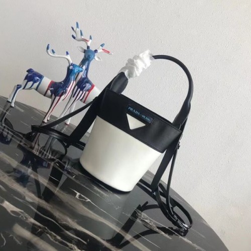 Prada Margit bőr válltáska 1BE015 fekete-fehér