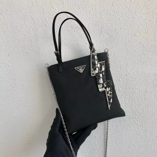 Prada Re-Edition nylon táska 1NE618 fekete