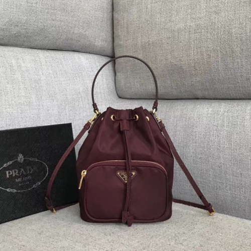 Prada Re-Edition nylon táska 81166 Burgundia