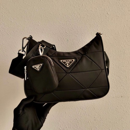 Prada Re-Edition nylon válltáska 1BC151A fekete