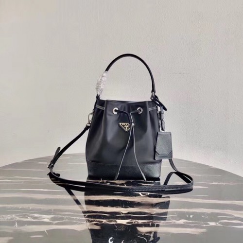 Prada Saffiano bőr mini válltáska 1BE055 fekete