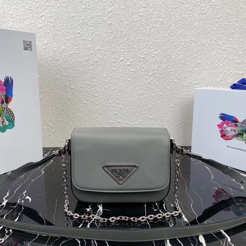 Prada Kis szálcsiszolt bőr válltáska 1BA263 szürke