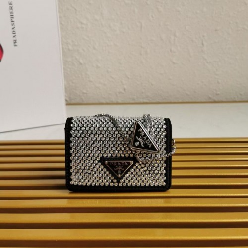 Prada bőr kis táska műkristályokkal 1NE124 fekete