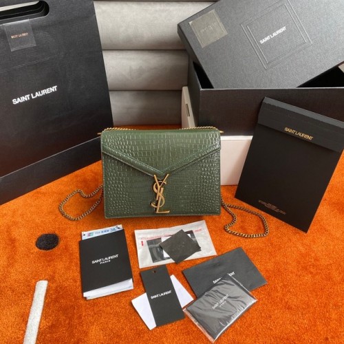 SAINT LAURENT CASSANDRA KÖZEPES MÉRETŰ LÁNCOS TÁSKA KROKODILMINTÁSÚ, FÉNYES BŐR 532750 zöld