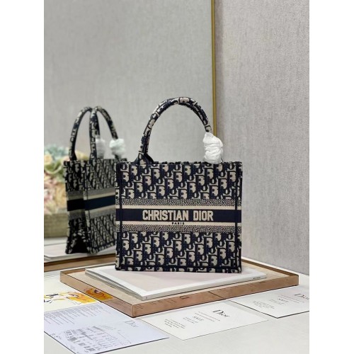 KIS DIOR KÖNYVTÁSKA Hímzett C1331-6