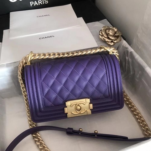 Kisfiú Chanel kézitáska A67085 lila