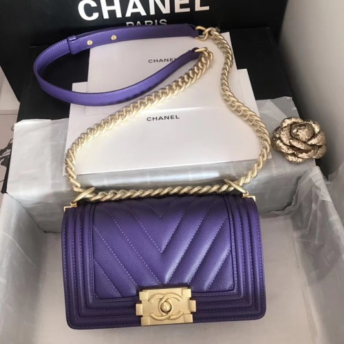 Kisfiú Chanel kézitáska V67085 lila