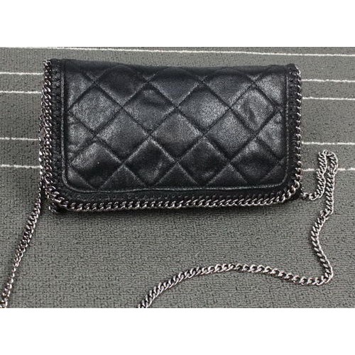 Stella McCartney Falabella PVC fekete keresztpántos táska SM882