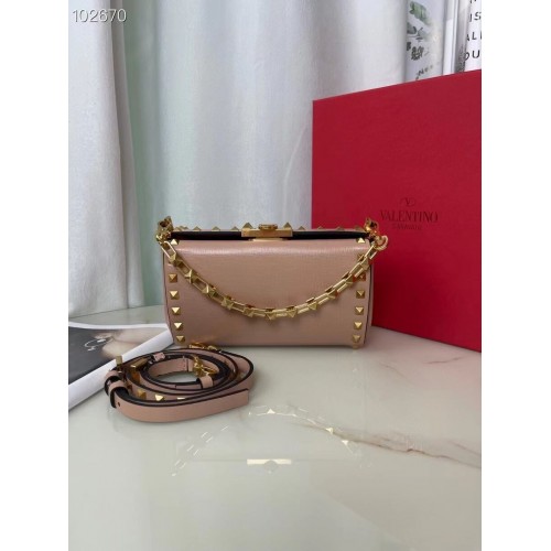VALENTINO GARAVANI Rockstud Alcove Grain borjú válltáska V0189 rózsaszín