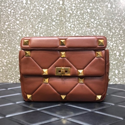 VALENTINO GARAVANI római bedugós nagyméretű napa báránybőr 1189L barna