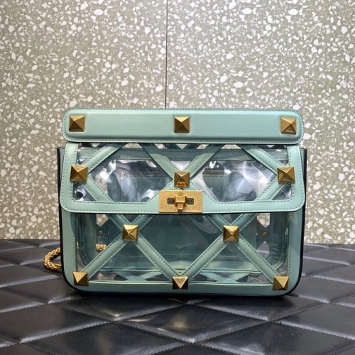 VALENTINO GARAVANI Roman Stud puha báránybőr láncos válltáska WW2B0I60B világoskék