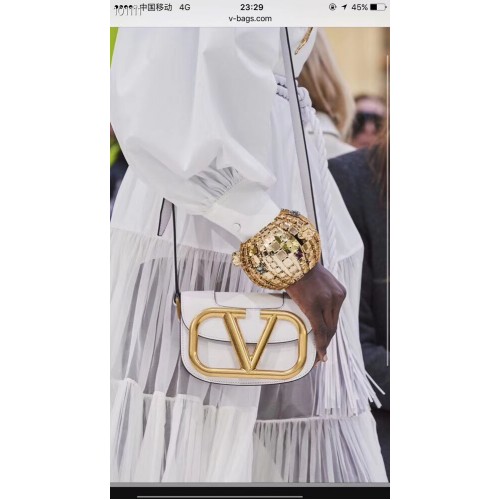 VALENTINO Eredeti bőr válltáska V0032 fehér