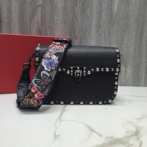 VALENTINO Rockstud szemcsés bőr válltáska 0936B fekete