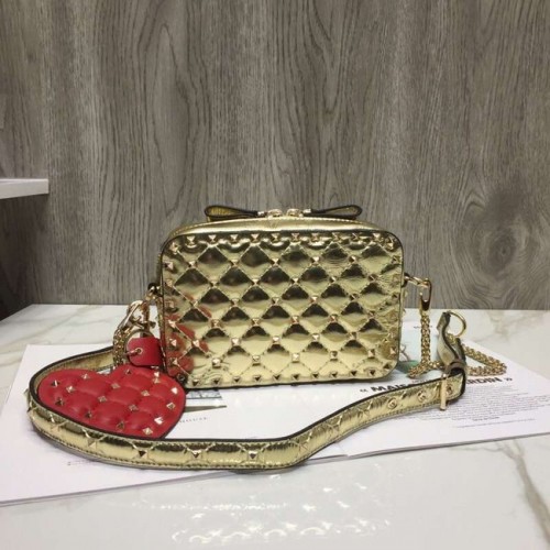 VALENTINO Rockstud bőr fényképezőgép crossbody táska 57367 arany