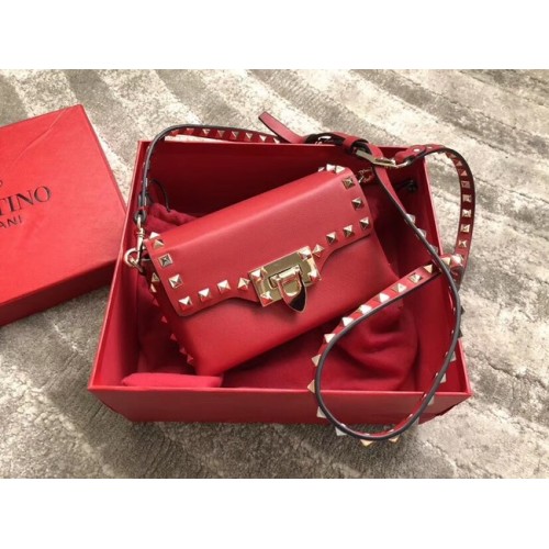 VALENTINO Rockstud bőr crossbody táska 04235 piros