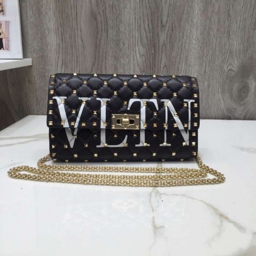 VALENTINO Rockstud steppelt bőr crossbody táska 5830 fekete