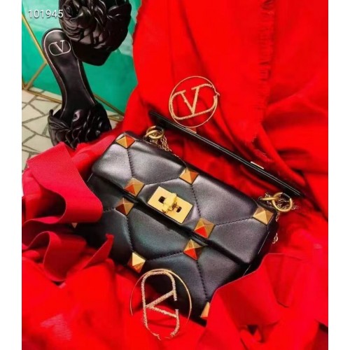 Valentino Mini Garavani Roman Stud V2061 fekete