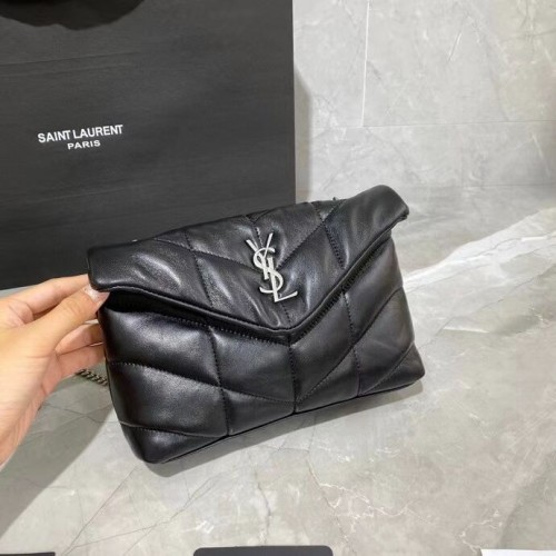 Yves Saint Laurent LOULOU Puffy táska steppelt, gyűrött matt bőrből Y620333 Fekete