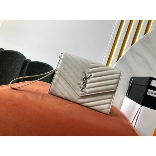 Yves Saint Laurent MONOGRAM KULCSTARTÓ STEPPELT GRAIN DE POUDRE DOMBORÍTOTT BŐR B617662 fehér