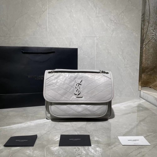 Yves Saint Laurent Közepes Niki Láncos Táska 498894 GYÖNGYSZÜRKE