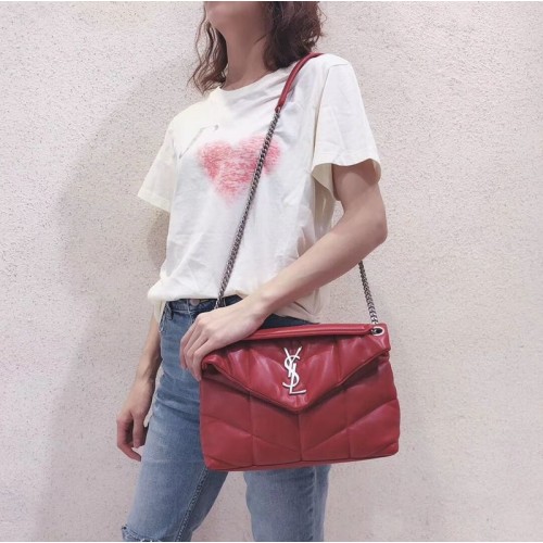 Yves Saint Laurent LOULOU PÚFIS KIS TÁSKA STEPPELT, GYÖRÖTT MATT BŐRBŐL Y577476 Piros