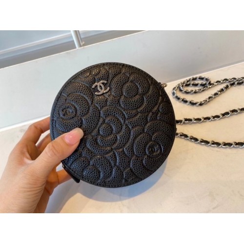 Chanel klasszikus clutch lánccal, báránybőr, ezüstszínű fém AP3319, fekete