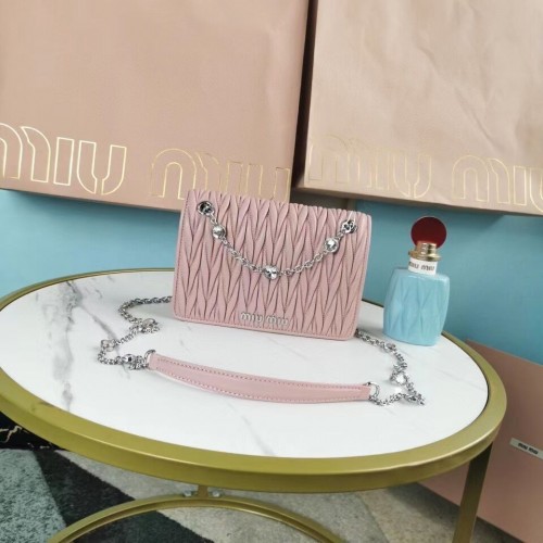 miu miu Matelasse nappa bőr válltáska 5AC065 rózsaszín